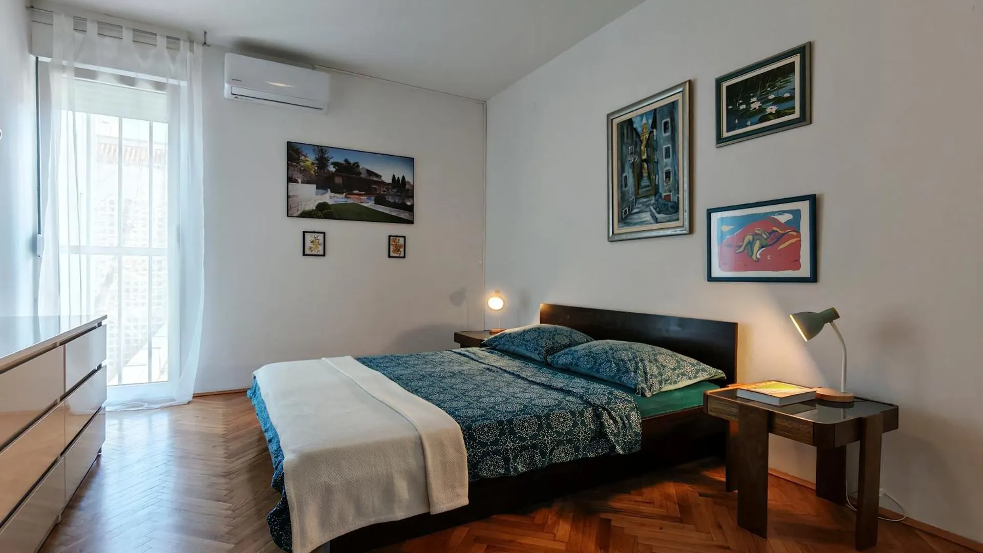 Comfort Apartment With Balcony And Sea View Split Croatia