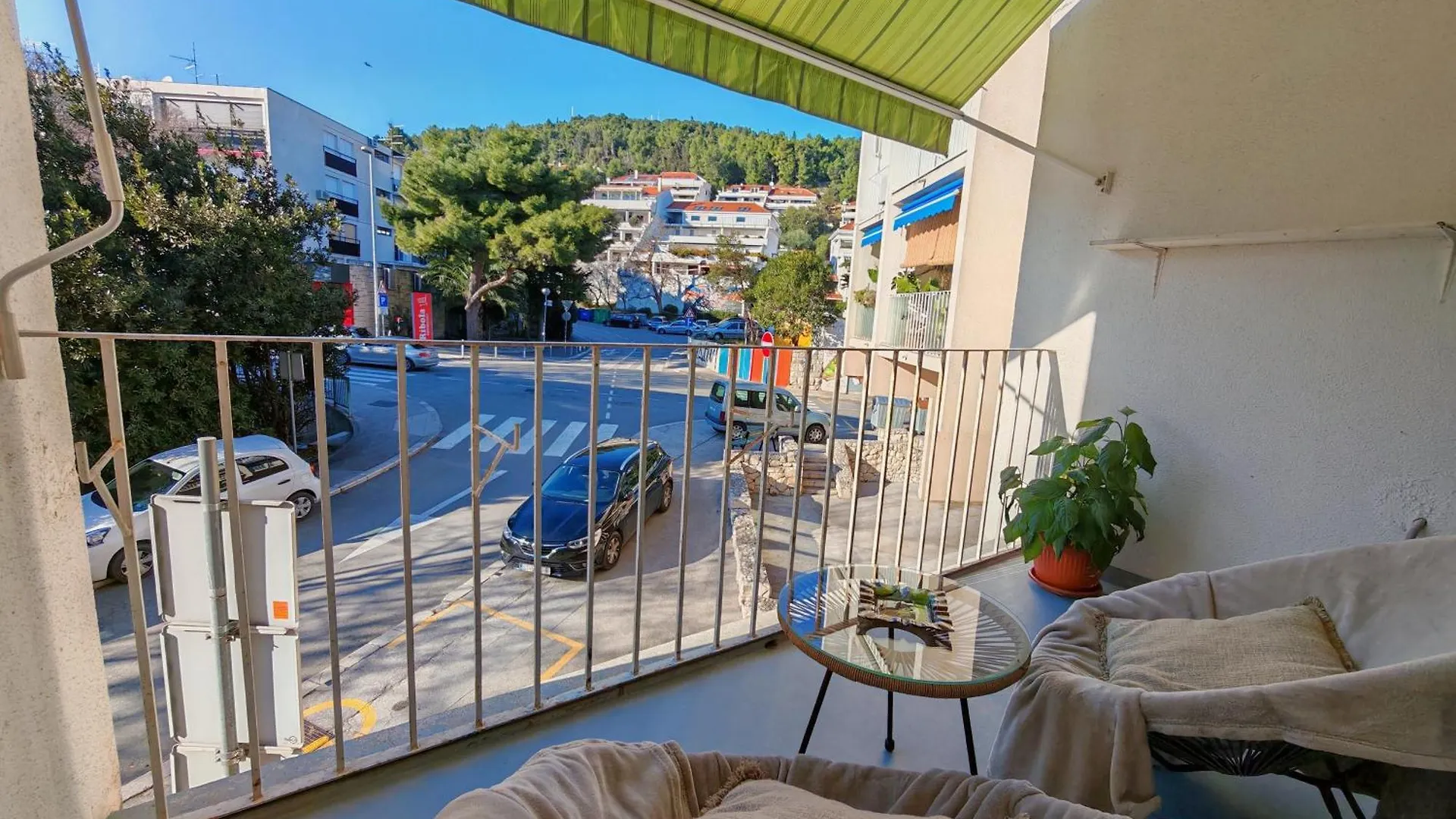 Comfort Apartment With Balcony And Sea View Split Croatia