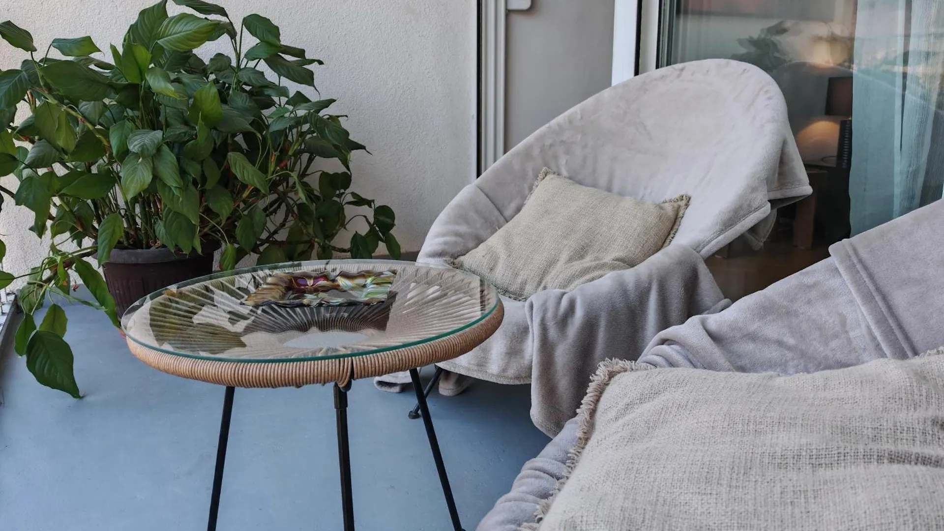 Comfort Apartment With Balcony And Sea View Split Croatia