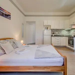 Appartement Petite, Split